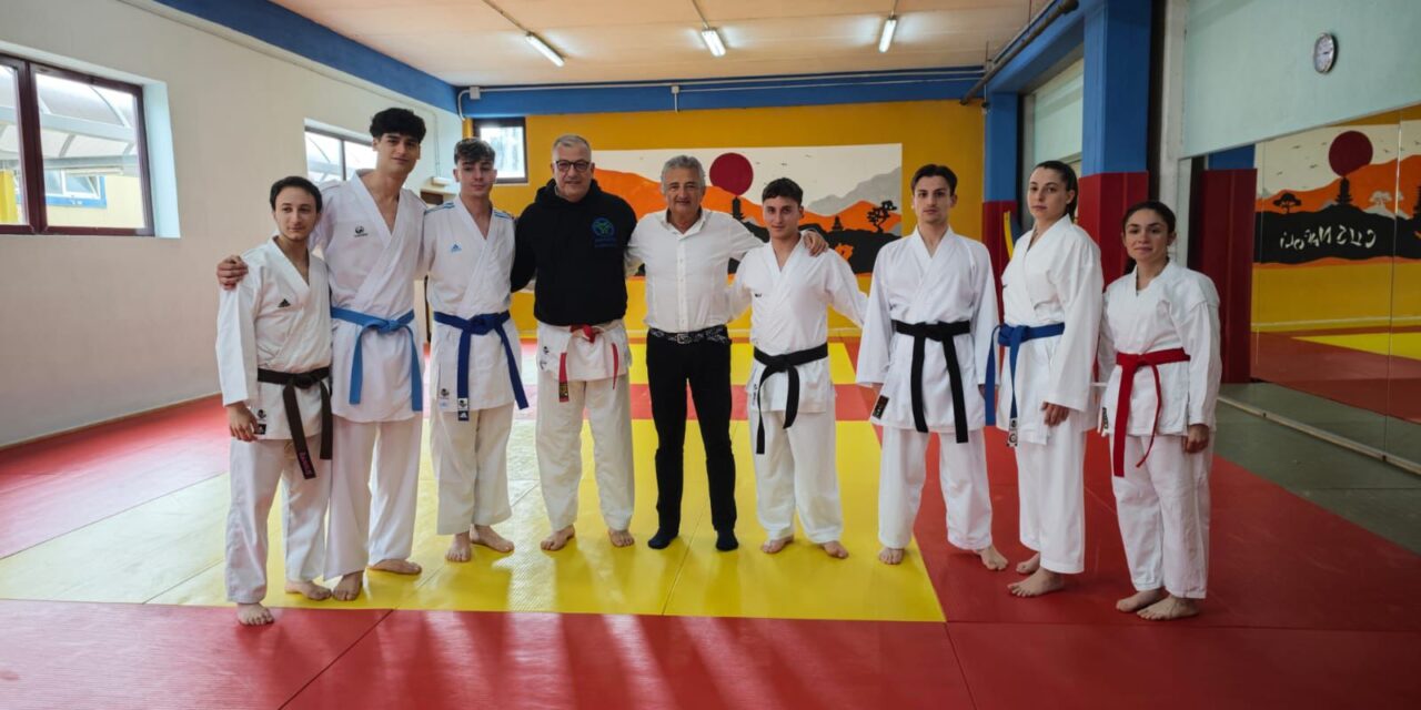 https://www.cusnapoli.it/new/wp-content/uploads/2024/05/CNU-Selezione-Karate-2-1280x640.jpeg