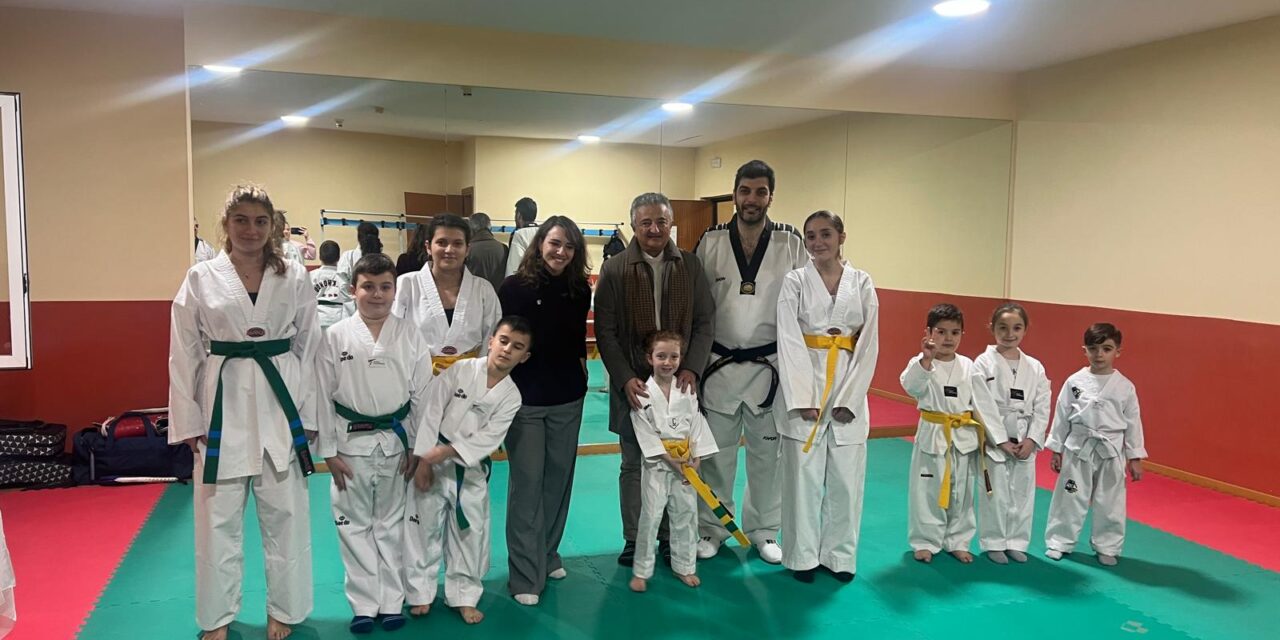 https://www.cusnapoli.it/new/wp-content/uploads/2024/12/Natale-2024-Taekwondo-6-1280x640.jpeg